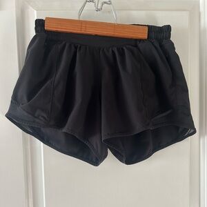 Lululemon Hotty Hot Low-Rise Lined Short 4”